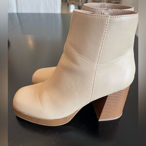 True Craft Beige Ankle Boots
